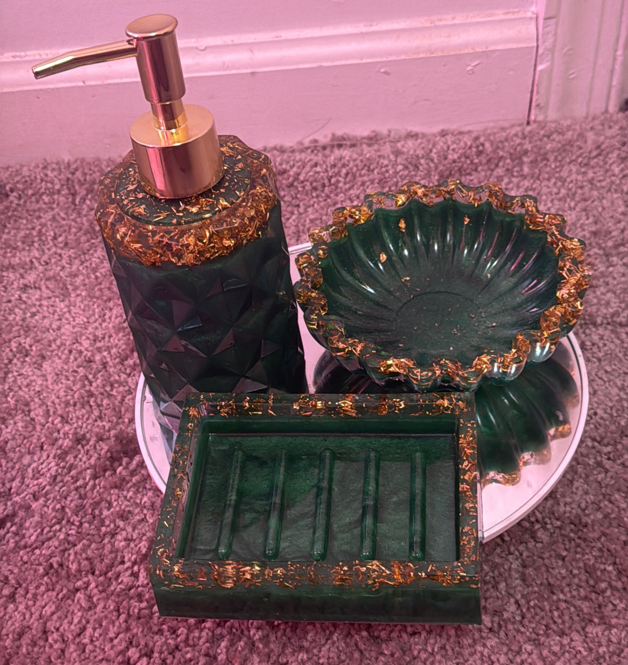 ✨ Luxury Emerald Green Resin Bathroom Set – 3 Pieces